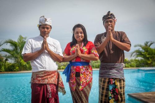Villa Agus Mas - Serene & Calm Beachfront Villa!