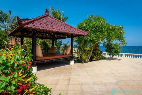 Villa Namast� - Beachfront At Lovina 10p, Pool, Bbq