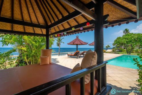 Villa Namast� - Beachfront At Lovina 10p, Pool, Bbq