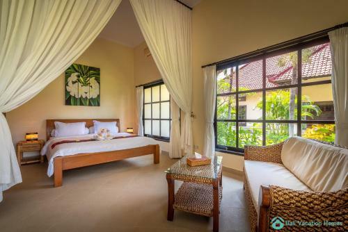 Villa Namast� - Beachfront At Lovina 10p, Pool, Bbq