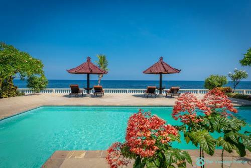 Villa Namast� - Beachfront At Lovina 10p, Pool, Bbq