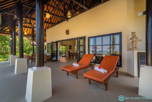 Villa Namast� - Beachfront At Lovina 10p, Pool, Bbq