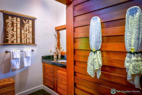 Villa Kamboja - Intimate Luxury Lovina Beach Villa
