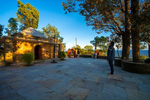The Hosteller Kasar Devi
