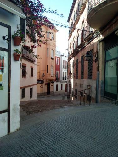 Hostal Vivienda Tur�stica Templo Romano