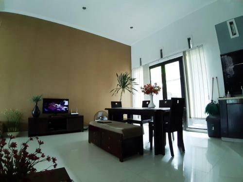 Villa Padasuka Raisa
