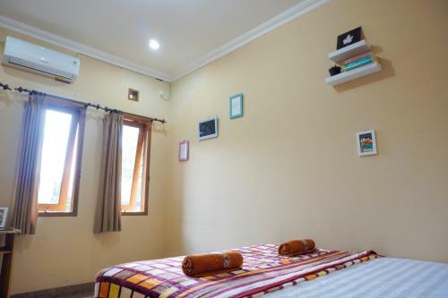 Larasmita Cisitu By Zenrra House