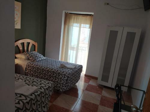 Hostal Pension Cibeles 12