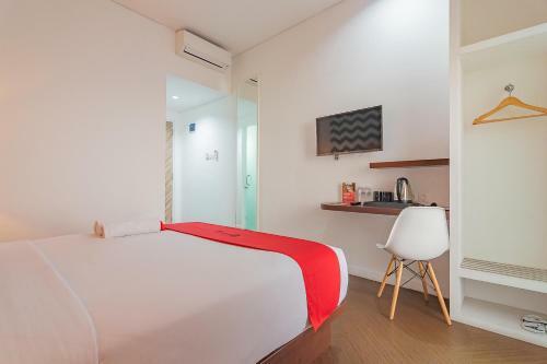 Reddoorz Premium @ Hotel Hebat