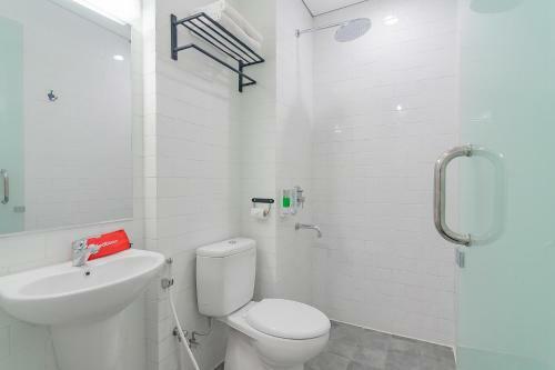 Reddoorz Premium @ Hotel Hebat