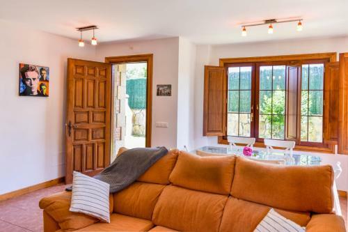 �nuevo! C�modo Y Amplio Chalet Con Jard�n