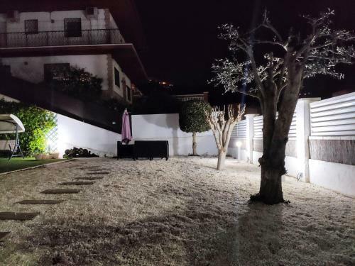 Apartamento Casa Con Jard�n Privado de 300m2 Y Piscina