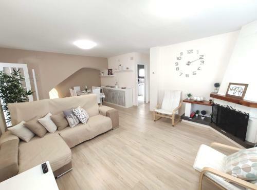 Apartamento Casa Con Jard�n Privado de 300m2 Y Piscina