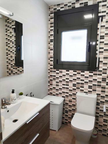 Apartamento Casa Con Jard�n Privado de 300m2 Y Piscina