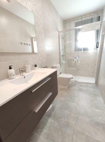 Apartamento Casa Con Jard�n Privado de 300m2 Y Piscina