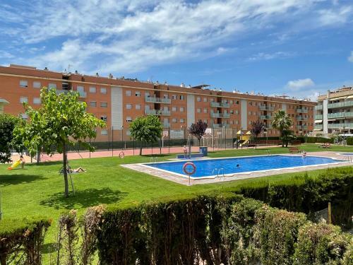 Apartamento En Primera L�nea De Mar Con Piscina