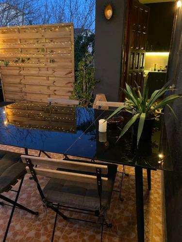 Charming Apartment In A Duplex With Garden & Balcony