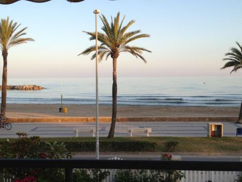 Apartamento Primera Linea De Mar, Cunit