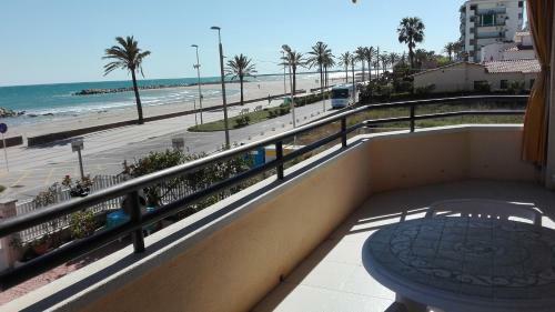Apartamento Primera Linea De Mar, Cunit