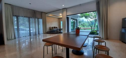 3 Br Villa Bandungsejuk28