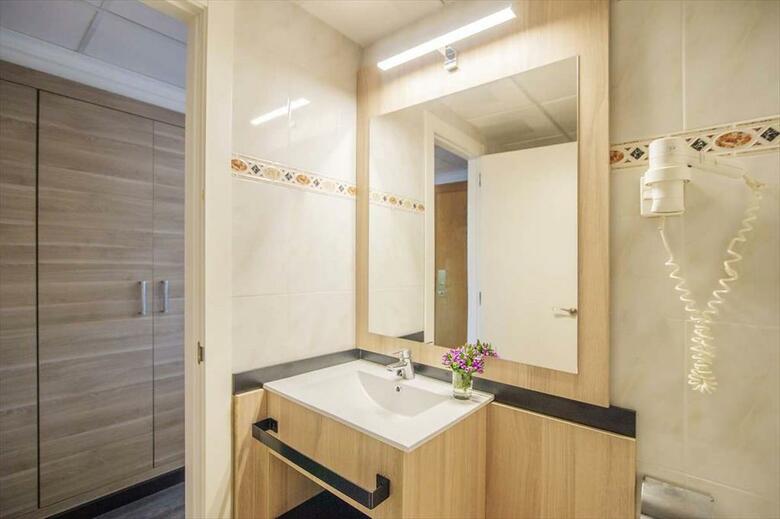 Hotel Benidorm East By Pierre & Vacances