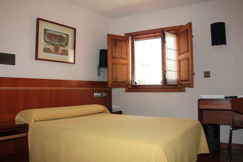 Hotel Santa Isabel