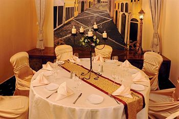Hotel Alpin(.)