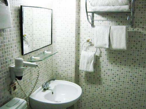 Yunus Hotel