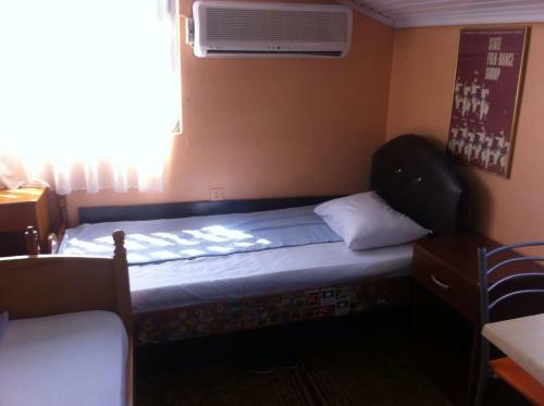Hostal Hotel Necmi