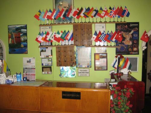 Hostal Hotel Necmi