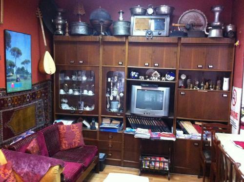 Hostal Hotel Necmi