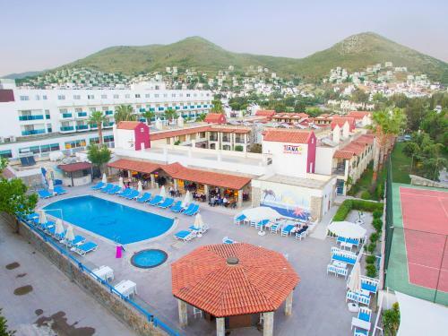 Hotel Tiana Beach Resort