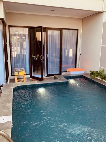 Villa Platinum Setrasari Guest House 5br Private Pool Bandung