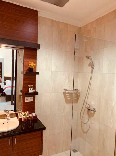 Villa Platinum Setrasari Guest House 5br Private Pool Bandung