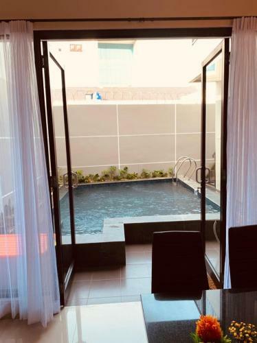 Villa Platinum Setrasari Guest House 5br Private Pool Bandung