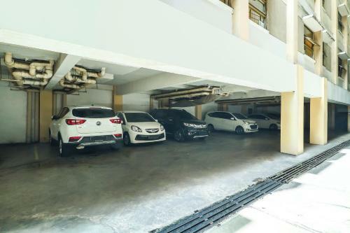 Hotel Spot On 90894 Icarus Home Syariah