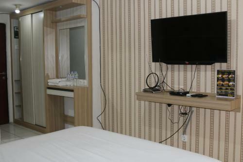 Emerald Apartel By Rm