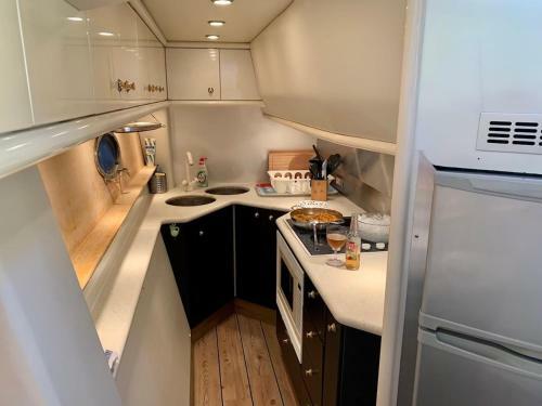 Yacht 18m Sunseeker In Mallorca
