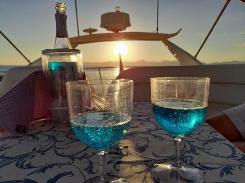 Yacht 18m Sunseeker In Mallorca