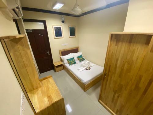 Hostal Vaaruge Residence