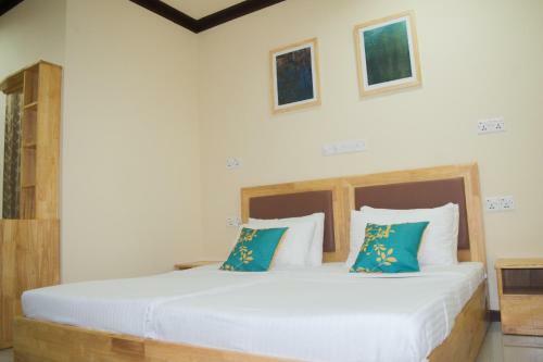 Hostal Vaaruge Residence