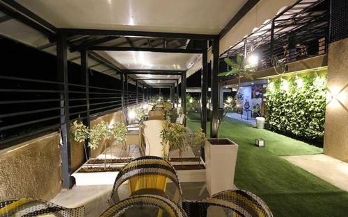Lemonade Hotel