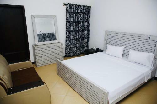 Hostal Lux Lounge Guest House
