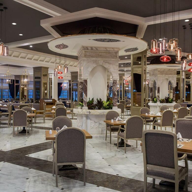 Hotel Renaissance Antalya Beach Resort & Spa