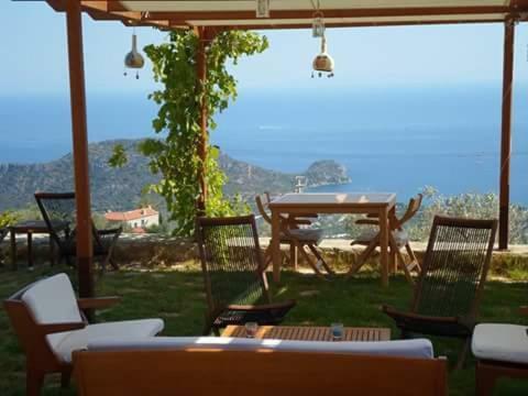 Tsira Hotel