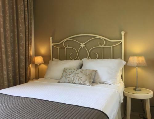 Hostal Piccolo Mondo Hotel