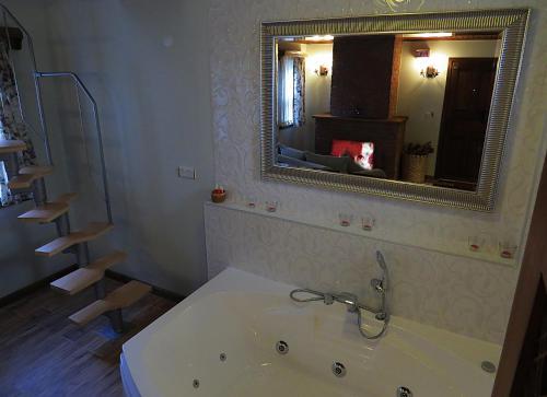 Hostal Piccolo Mondo Hotel