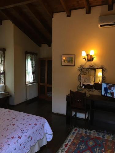 Hostal Piccolo Mondo Hotel
