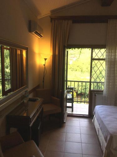 Hostal Piccolo Mondo Hotel