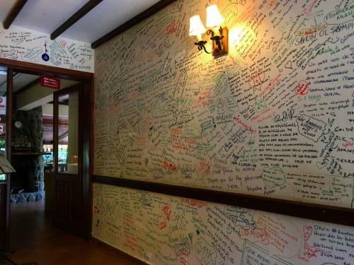 Hostal Piccolo Mondo Hotel